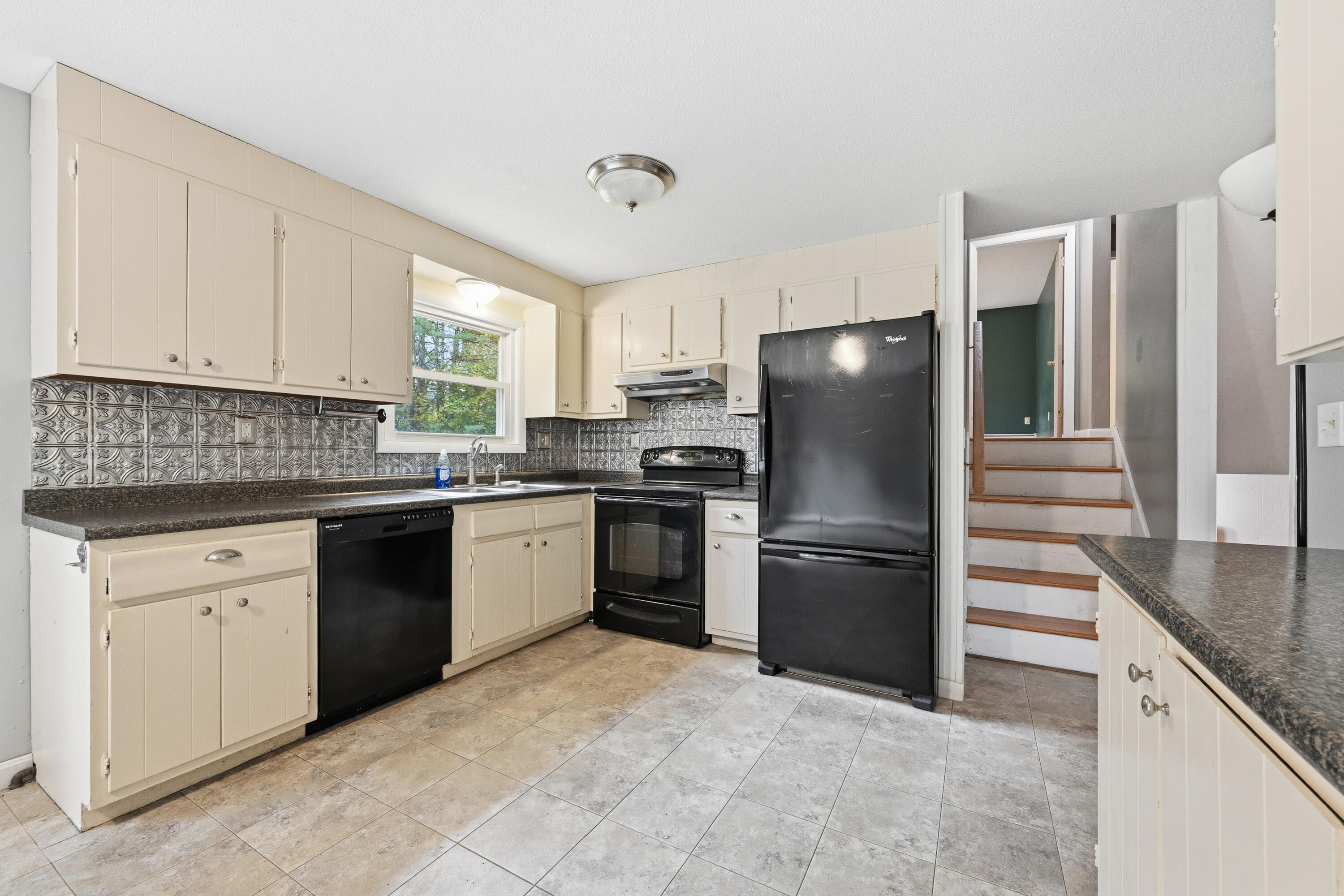 33 Woodridge Drive Manchester ME 04351