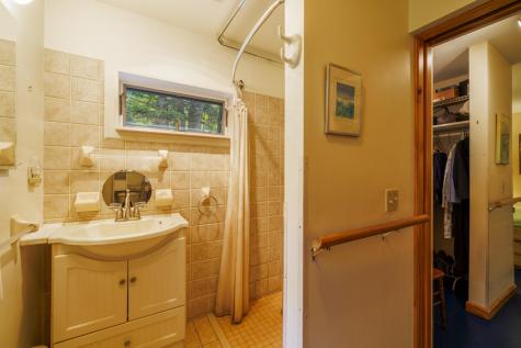 32 Fox Run Lamoine ME 04605