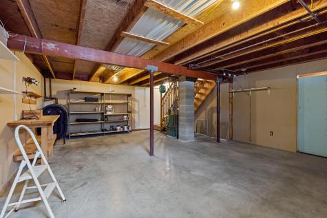 16 Madison Way Camden ME 04843