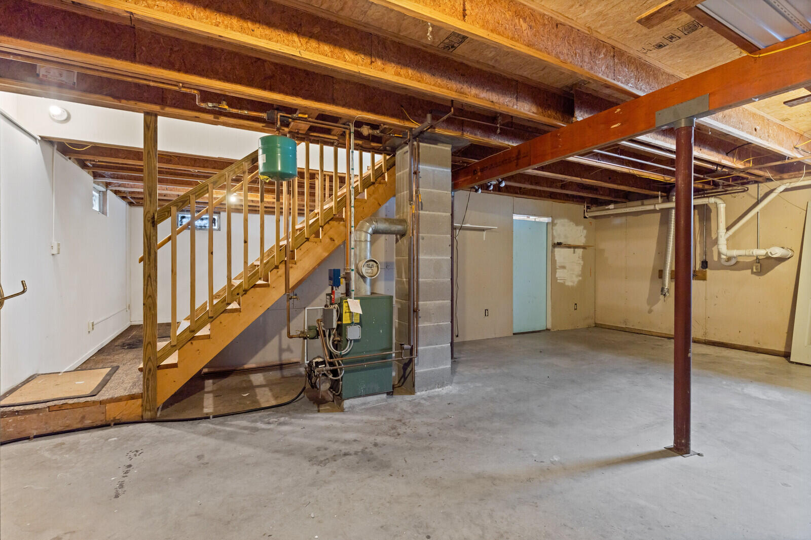 16 Madison Way Camden ME 04843