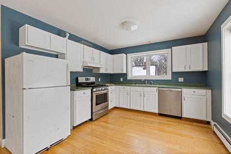 16 Madison Way Camden ME 04843