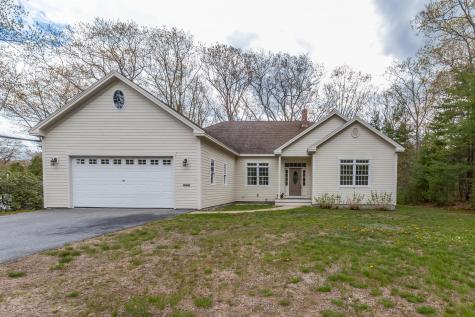 24 Carmichael Avenue Falmouth ME 04105