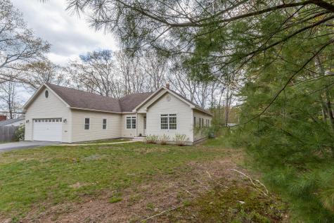 24 Carmichael Avenue Falmouth ME 04105