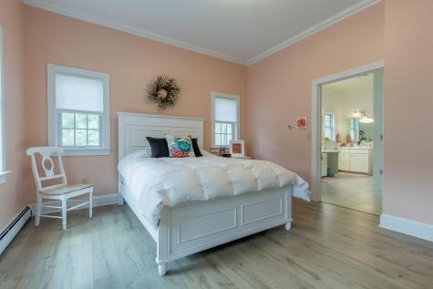 24 Carmichael Avenue Falmouth ME 04105