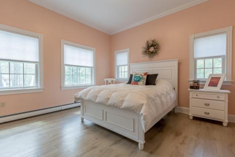 24 Carmichael Avenue Falmouth ME 04105