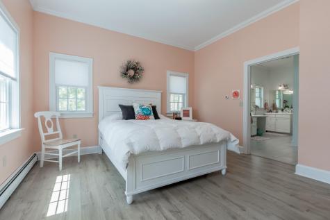 24 Carmichael Avenue Falmouth ME 04105