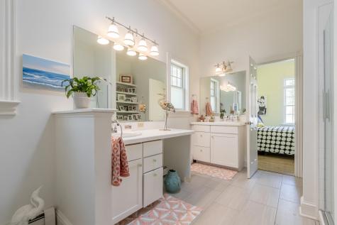 24 Carmichael Avenue Falmouth ME 04105