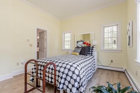 24 Carmichael Avenue Falmouth ME 04105