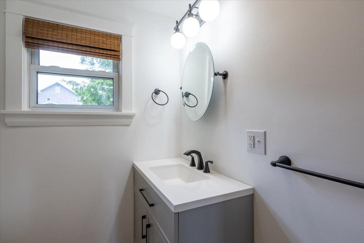 1069 River Avenue Gardiner ME 04345