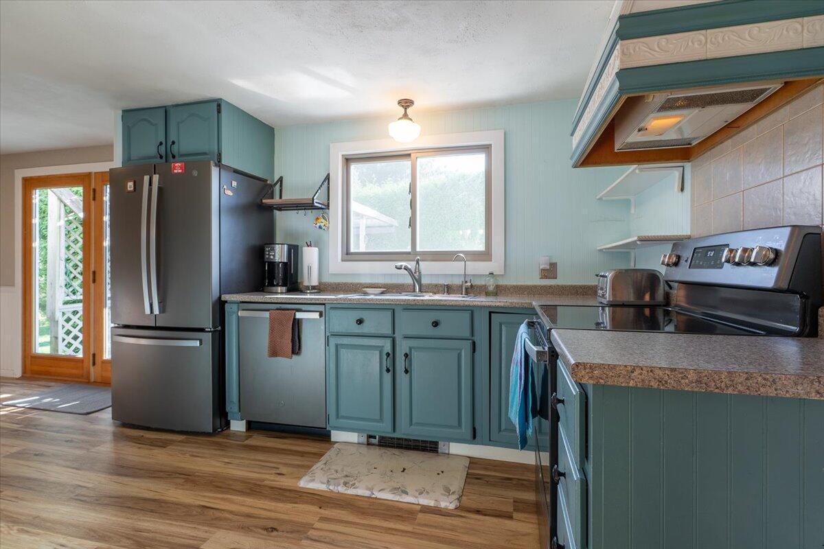 11 Sunnyfield Lane Warren ME 04864