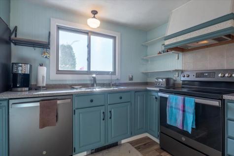 11 Sunnyfield Lane Warren ME 04864