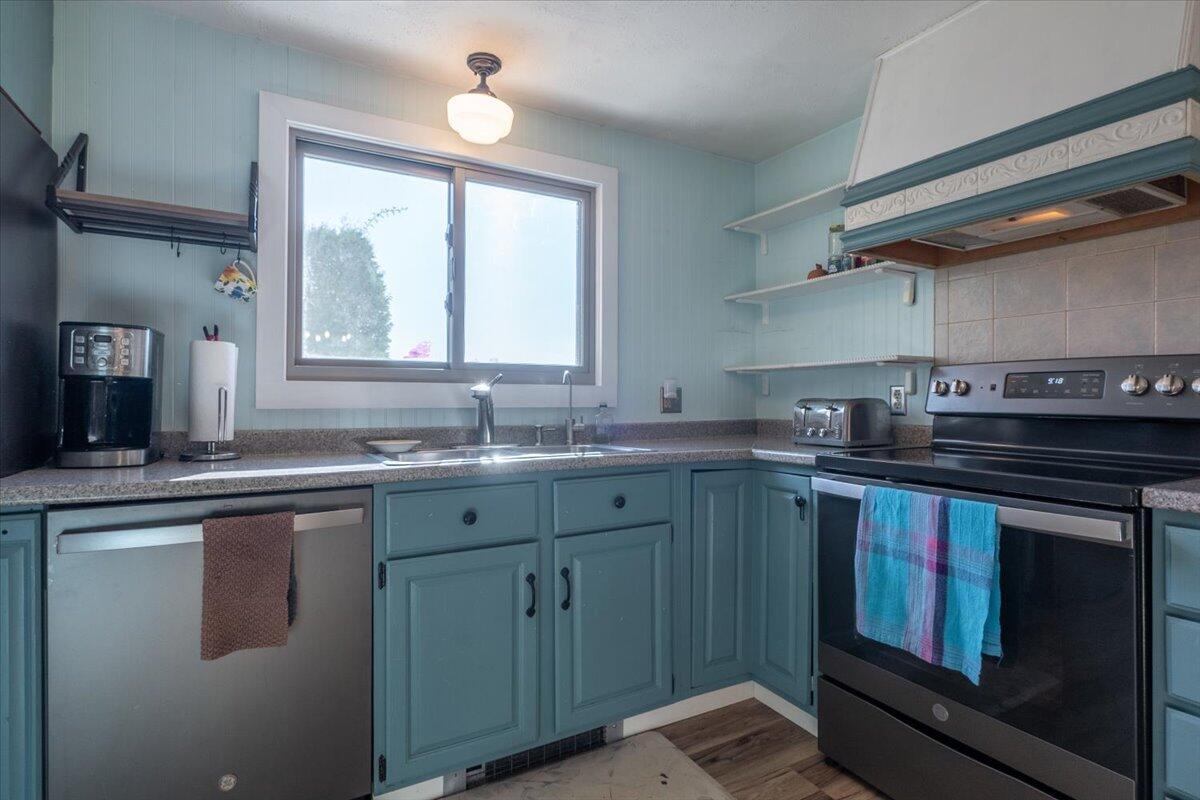 11 Sunnyfield Lane Warren ME 04864
