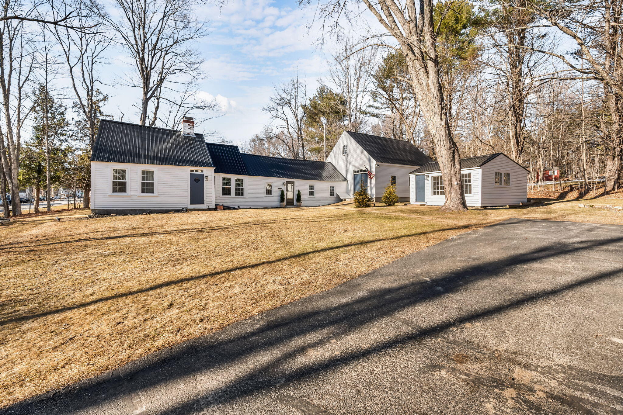 37 Main Street Raymond ME 04071
