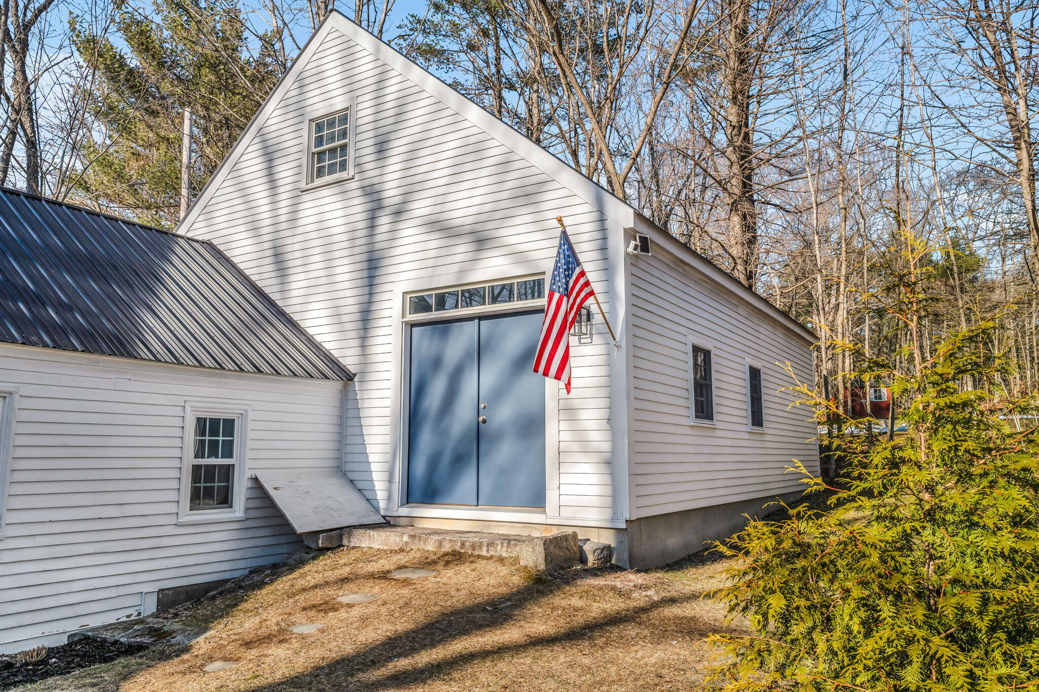 37 Main Street Raymond ME 04071