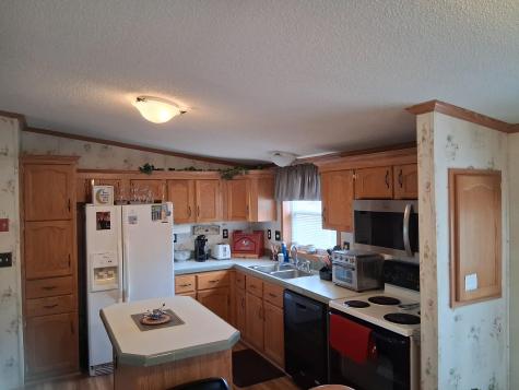 1 Ivy Drive Norway ME 04268