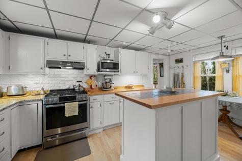 56 Lincoln Avenue Gardiner ME 04345