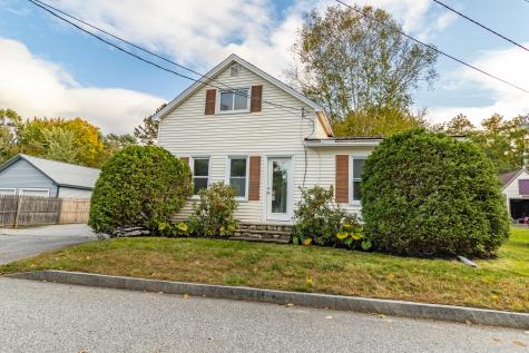 34 Flanders Street Auburn ME 04210