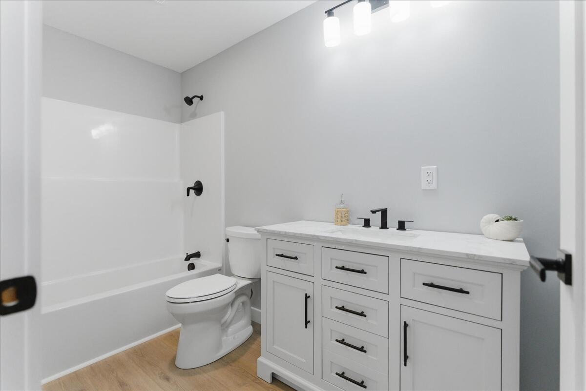 3 Meadow Lane Oxford ME 04270