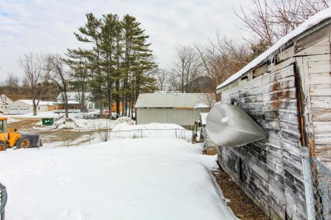 38 Auburn Road Peru ME 04290