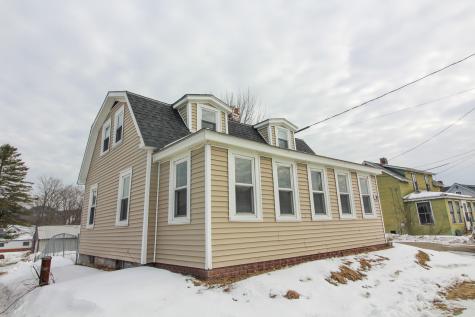 38 Auburn Road Peru ME 04290