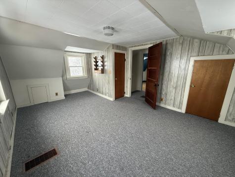 38 Auburn Road Peru ME 04290