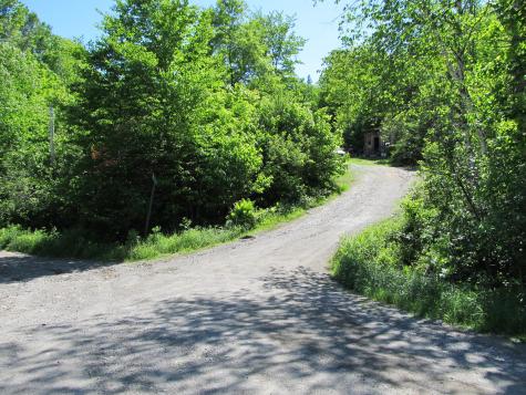 17 Kingsbury Road Wellington ME 04942