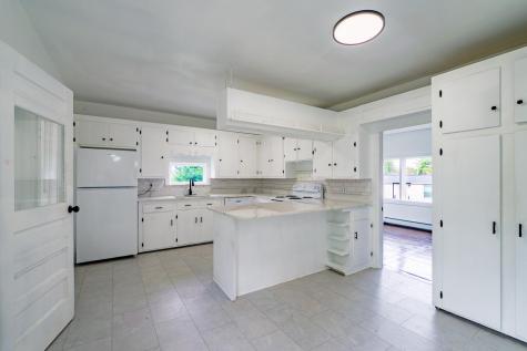 1216 Main Street Waldoboro ME 04572