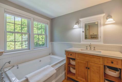 29 Applecrest Drive Yarmouth ME 04096