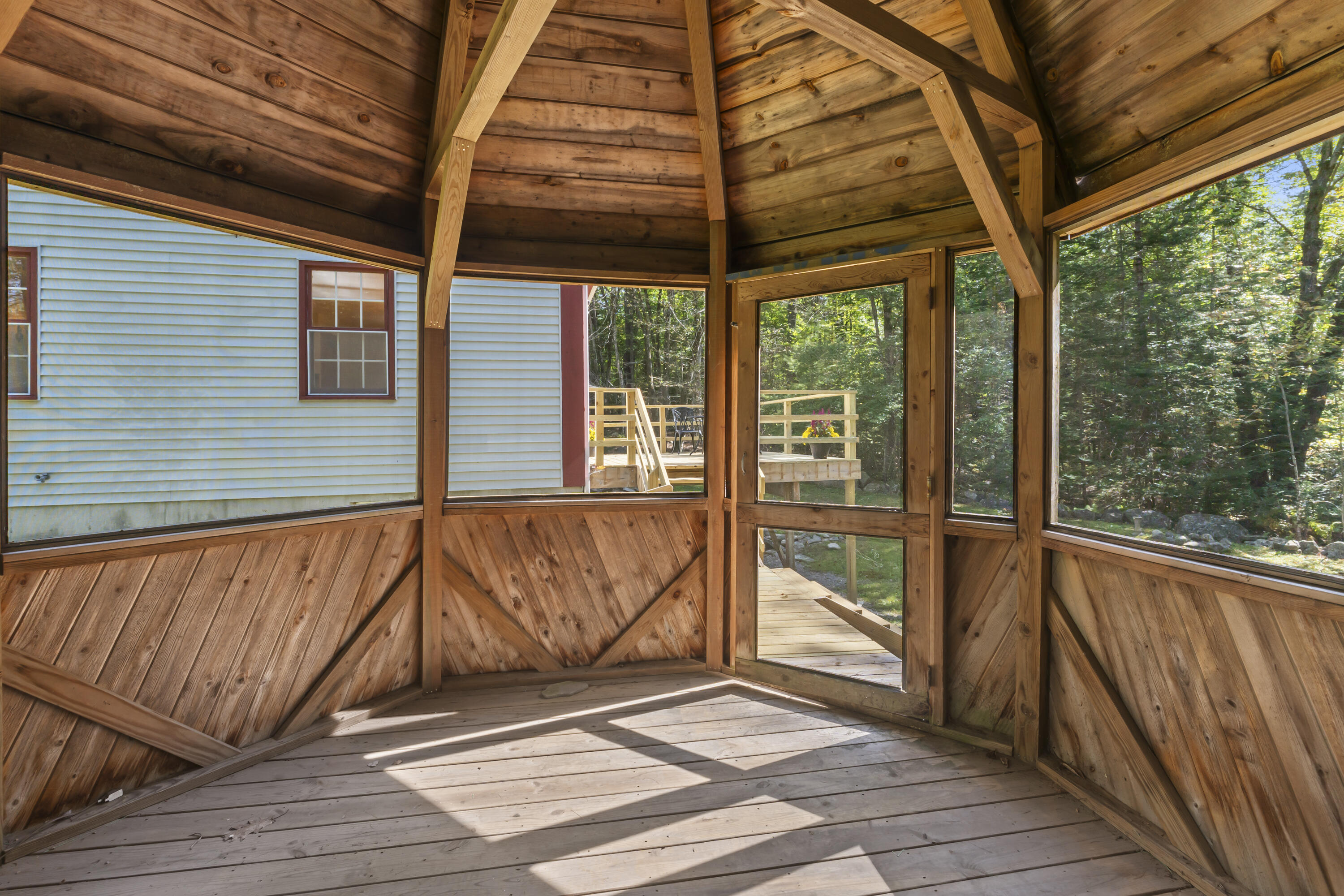 33 Quail Lane Nobleboro ME 04555