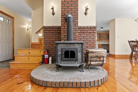 33 Quail Lane Nobleboro ME 04555