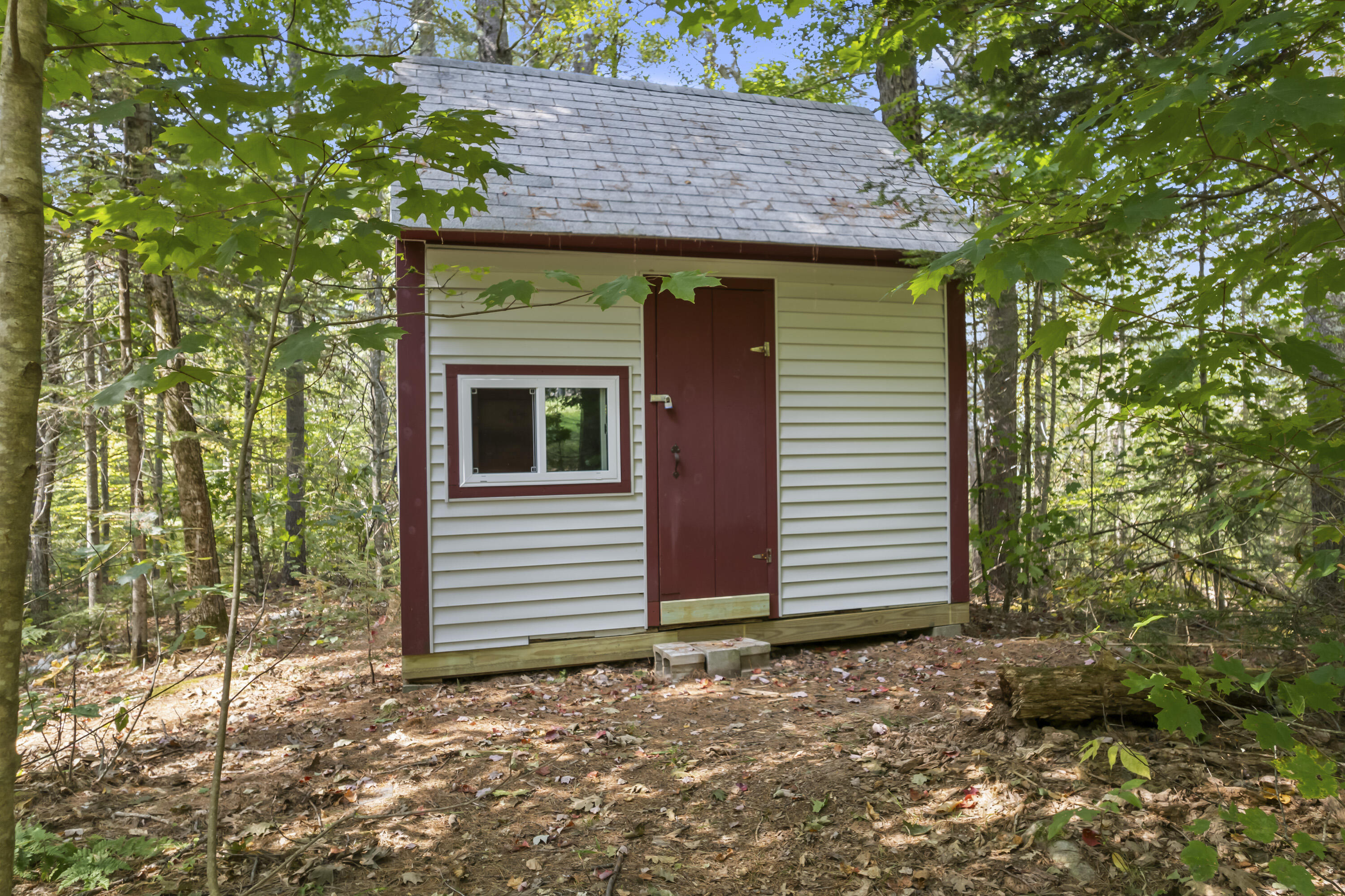 33 Quail Lane Nobleboro ME 04555