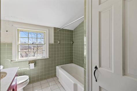 9 West Circle Falmouth ME 04105