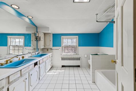 9 West Circle Falmouth ME 04105