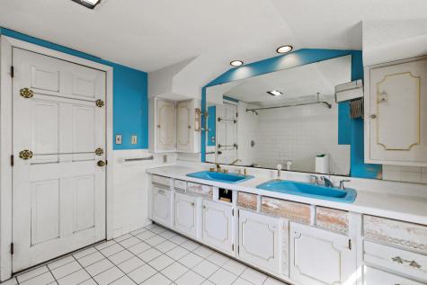 9 West Circle Falmouth ME 04105
