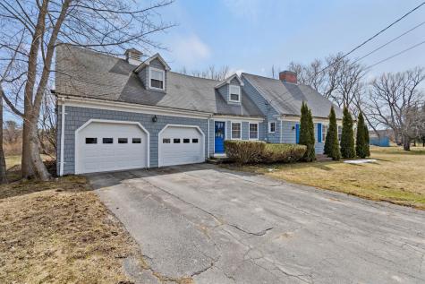 9 West Circle Falmouth ME 04105