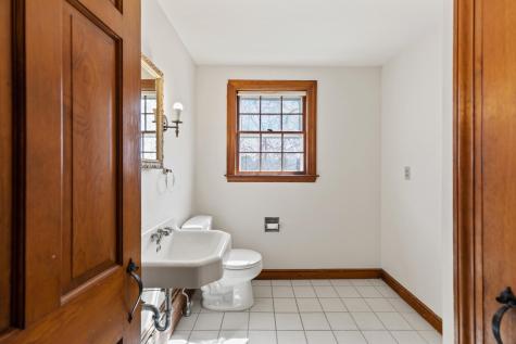 9 West Circle Falmouth ME 04105