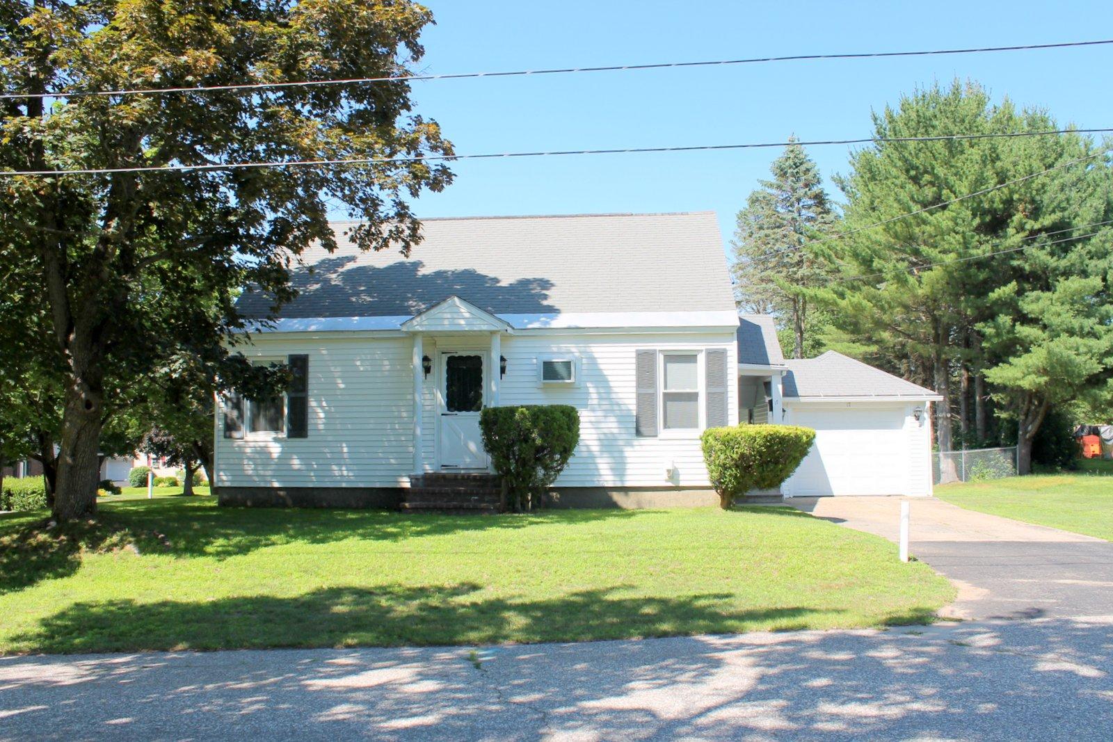 17 Hall Street Lewiston ME 04240