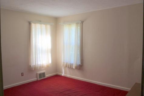 17 Hall Street Lewiston ME 04240