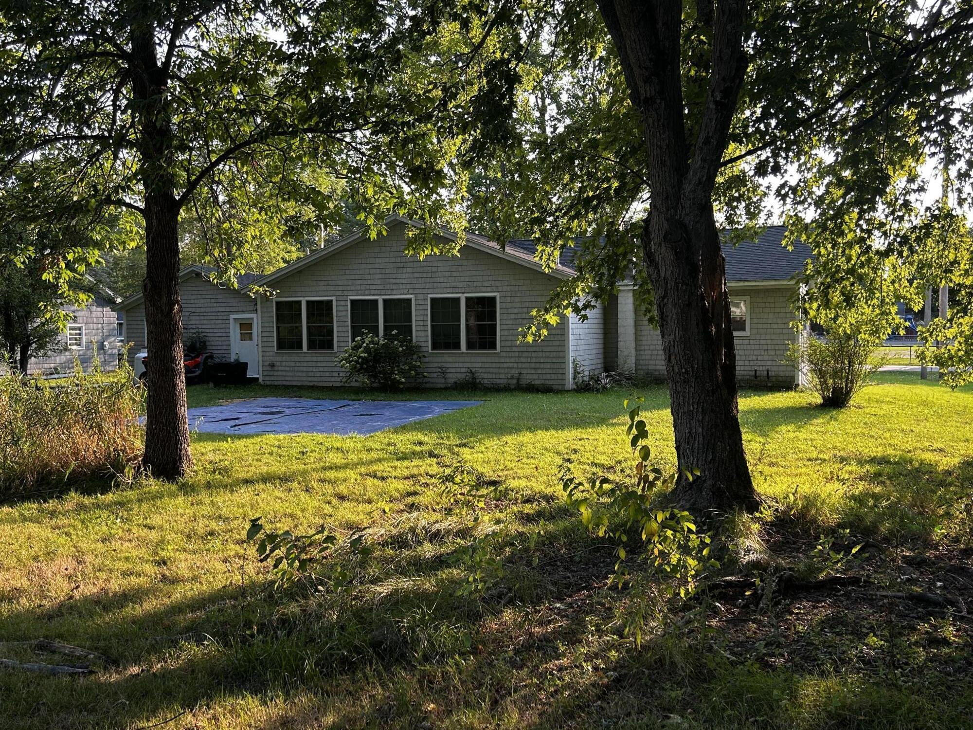 10 Sheridan Street Newport ME 04953