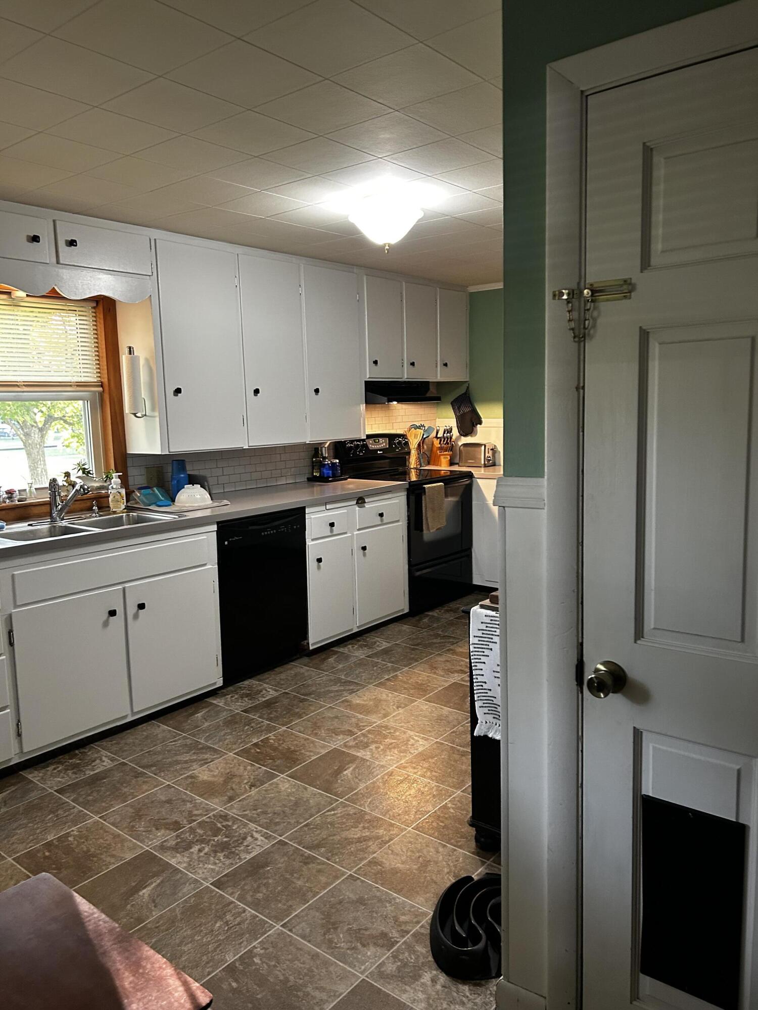 10 Sheridan Street Newport ME 04953