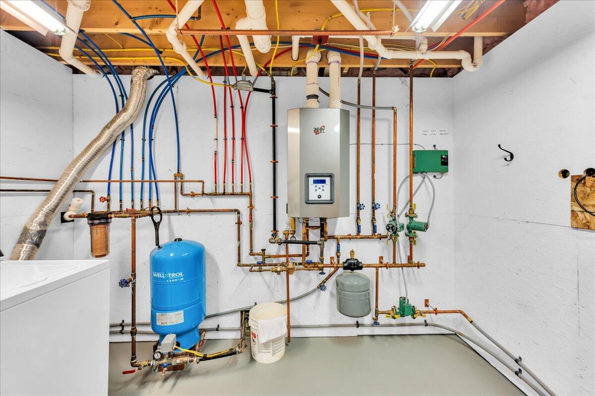 19 Upper John Orcutt Beach Road Brooksville ME 04616