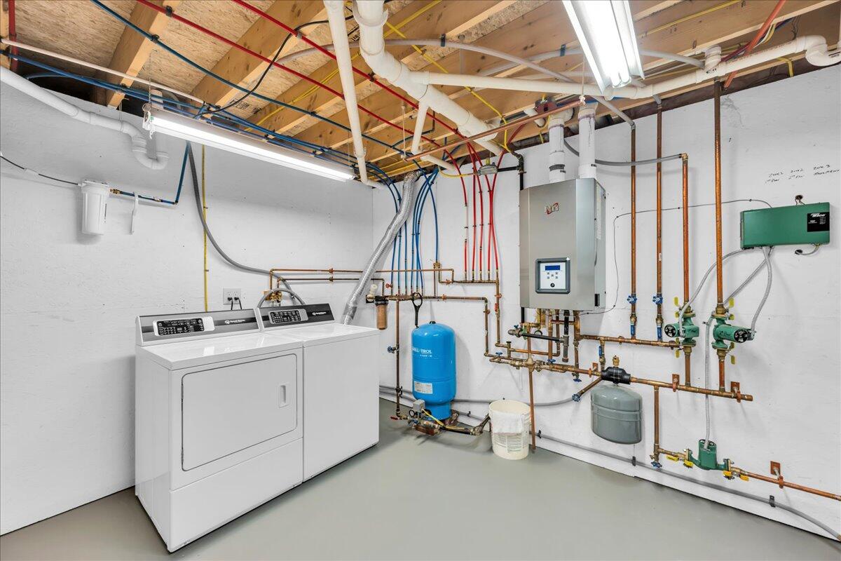 19 Upper John Orcutt Beach Road Brooksville ME 04616