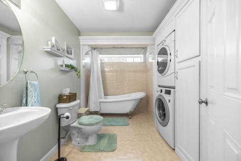 63 Molly Lane Bangor ME 04401