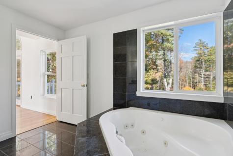 17 Chestnut Drive Topsham ME 04086