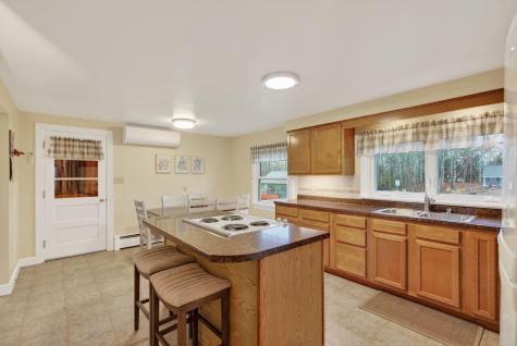 12 Mallett Drive Topsham ME 04086