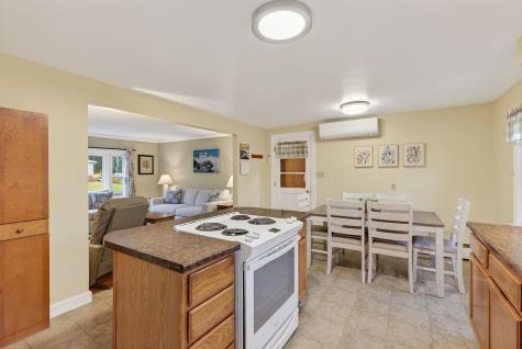 12 Mallett Drive Topsham ME 04086