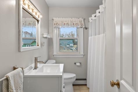 12 Mallett Drive Topsham ME 04086