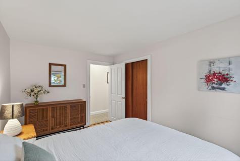 12 Mallett Drive Topsham ME 04086