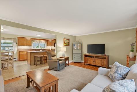 12 Mallett Drive Topsham ME 04086