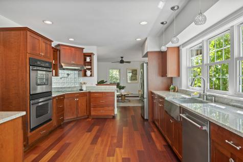 243 Mitchell Road Cape Elizabeth ME 04107